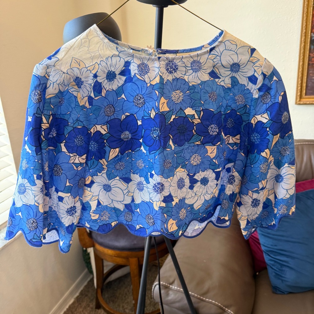 Farm Rio Blue Floral Scalloped Crop Top XS Flared Sleeve Daisy Button SN 306302 - Picture 3 of 9